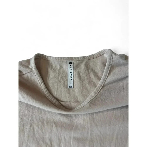 Fabletics Women's Long Sleeve Light Pink Lightweight Athletic Top Size M - Picture 2 of 7